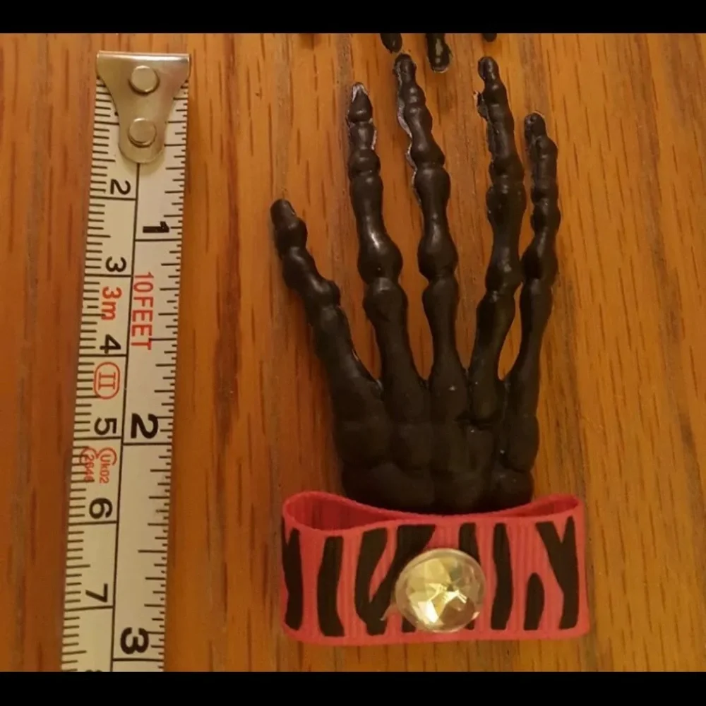 2 black  ZOMBIE Hand Hair Clips Skeleton Day of Dead accessories - Picture 2 of 3